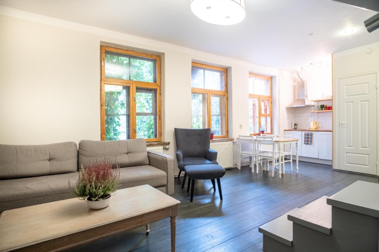 Dream Stay - Bright 2-Bedroom 2-Floor Old Town Apartment Tallinn Exteriör bild