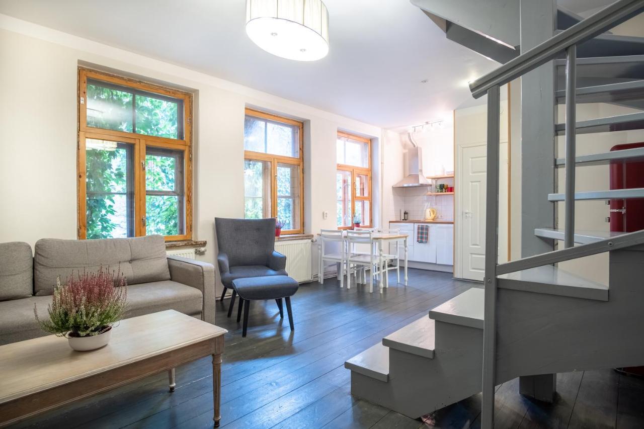 Dream Stay - Bright 2-Bedroom 2-Floor Old Town Apartment Tallinn Exteriör bild