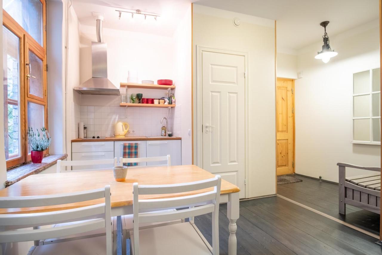 Dream Stay - Bright 2-Bedroom 2-Floor Old Town Apartment Tallinn Exteriör bild